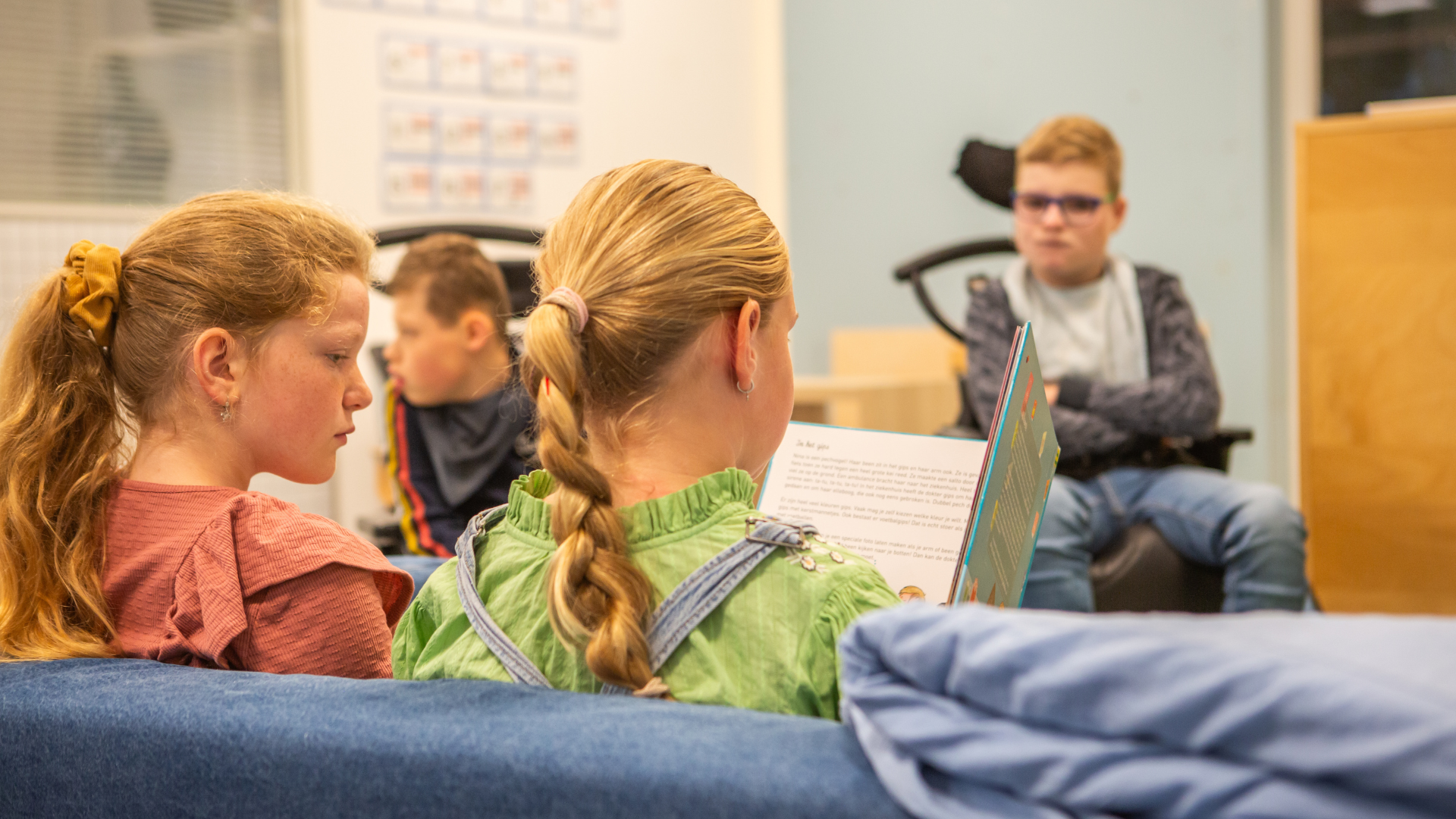 Leerlingen zonder beperking Stichting Kanz lezen voor